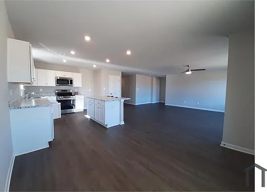 4 bed, 1840 sqft, $2,300 — Photo 4