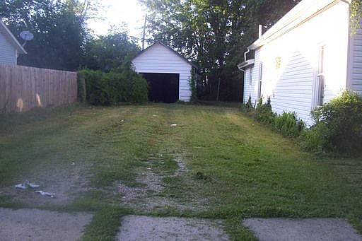 2nd image of 211 W 3rd St