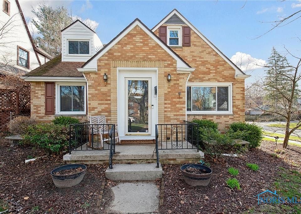 1st image of 2902 Barrington Dr