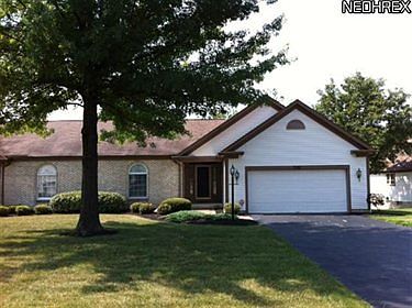 4th image of 40 Montgomery Dr Unit 2