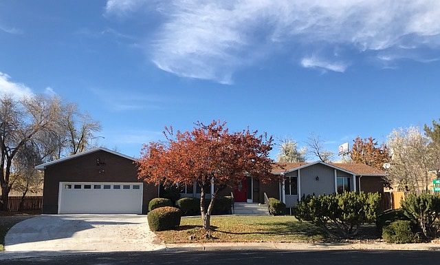 1st image of 981 Hillside Dr
