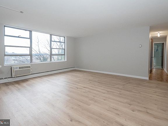 5th image of 1030 E Lancaster Ave APT 702