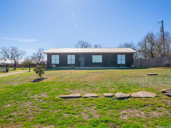 213 COUNTY ROAD 5635, Castroville, TX 78009