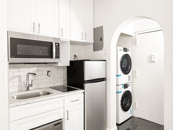 2nd image of 220 Sullivan St APT 2D