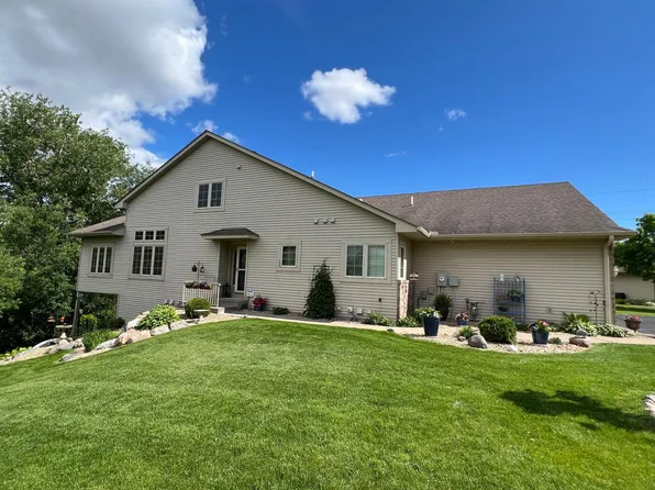 1264 Highridge Ct, Saint Paul, MN 55109