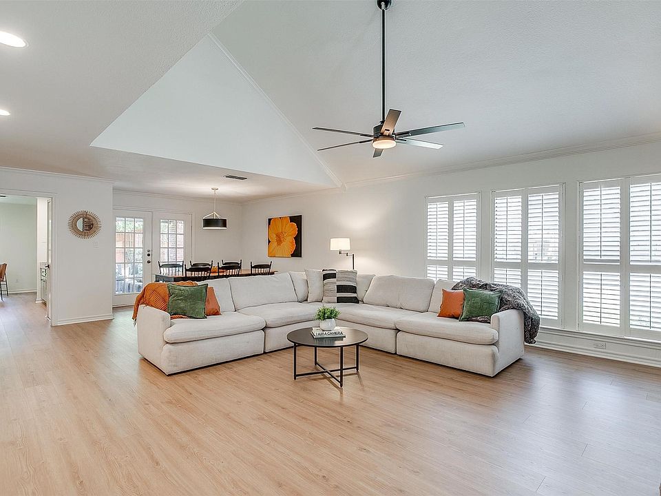 1st image of 200 Casa Blanca Ave