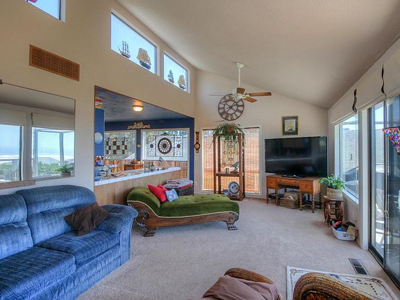 5th image of 3513 NW Hidden Lake Dr