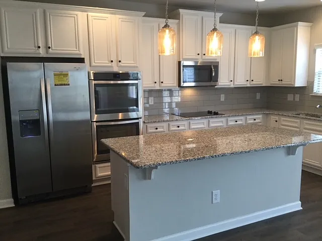 4 bed, 3.0 bath, 2987 sqft, $2,875 — Photo 2