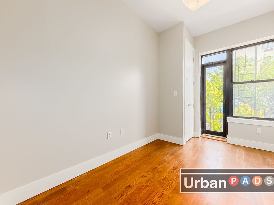 1st image of 190 Jefferson St #3E