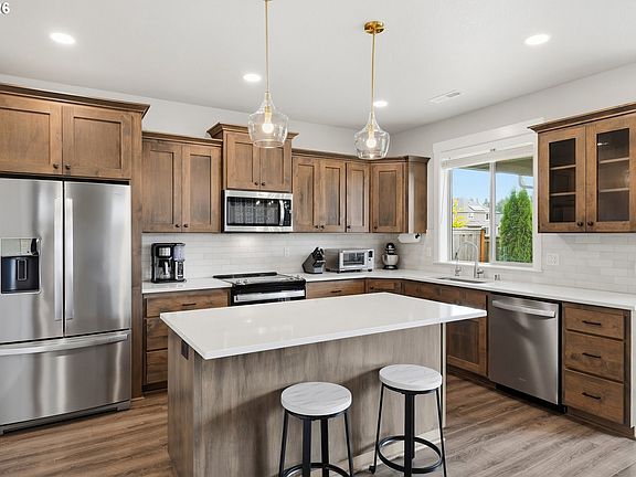 2nd image of 2523 S White Salmon Dr