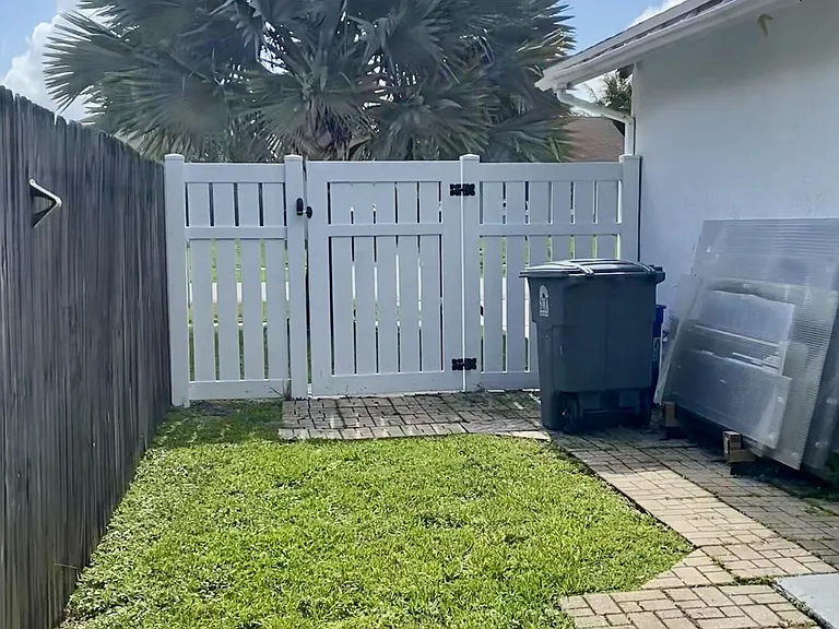 19131 Fairlawn Way — Photo 18