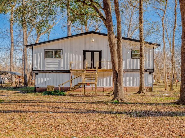 492 Trinity Rd, Dayton, TX 77535