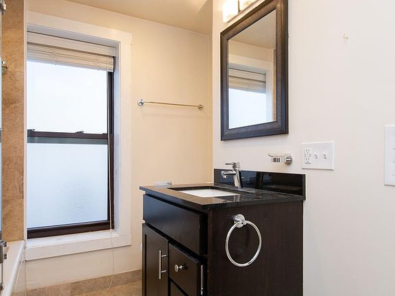 4th image of 2324 N Lincoln Park W APT 4B