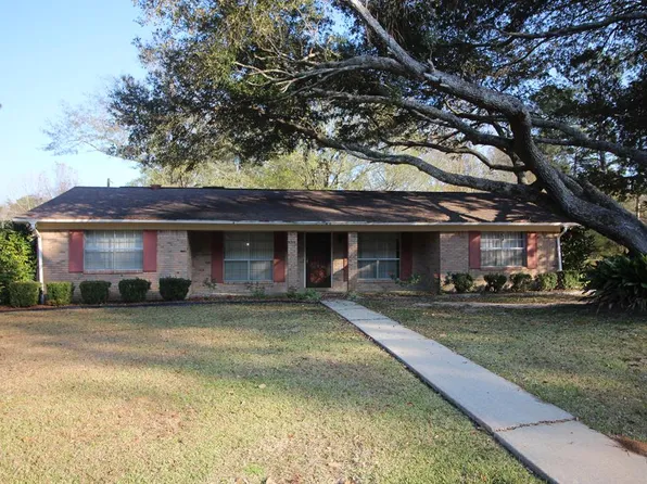 4511 Forest Dr, Laurel, MS 39440