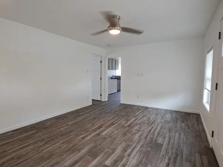 580 N Main St — Photo 10