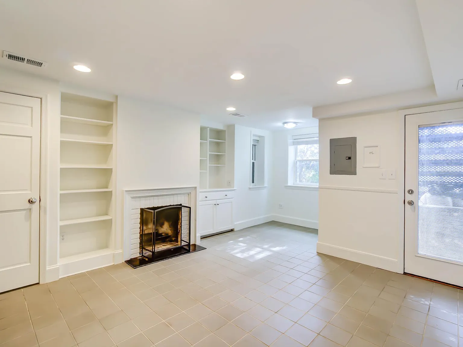 1014 S Carolina Ave SE — Photo 3