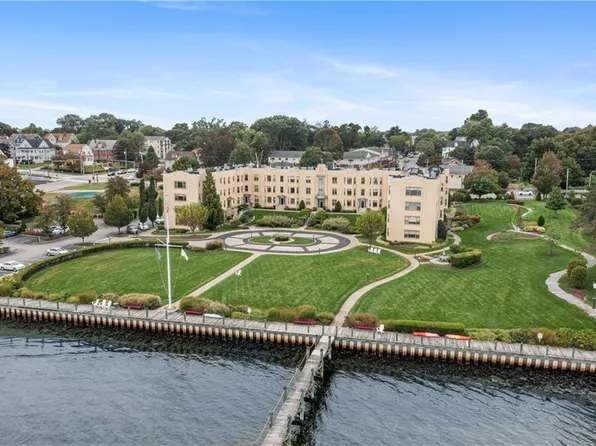 1180 Narragansett Blvd APT F2, Cranston, RI 02905