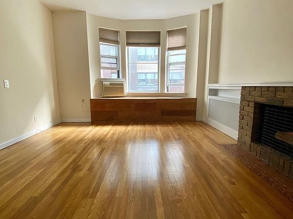 3rd image of 35 W 64th St #A3