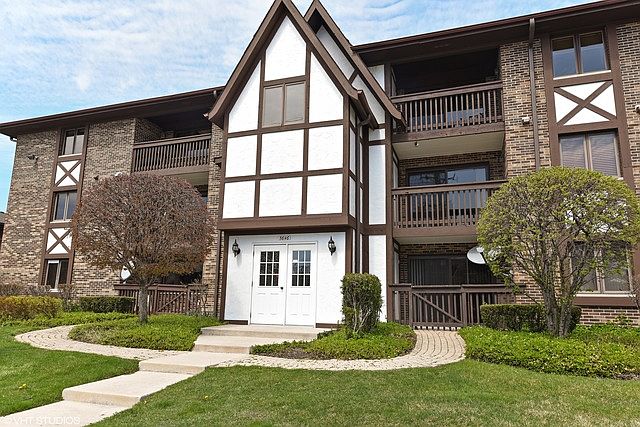 1st image of 5646 W 103rd St APT 305