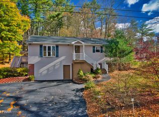 112 Pine Acres Ln, Milford, PA 18337
