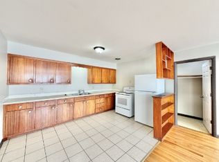 2113 Lake Point Dr APT 3, Madison, WI 53713