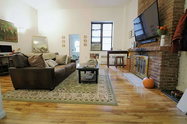 Rented by Joe Gotham LTD | media 38