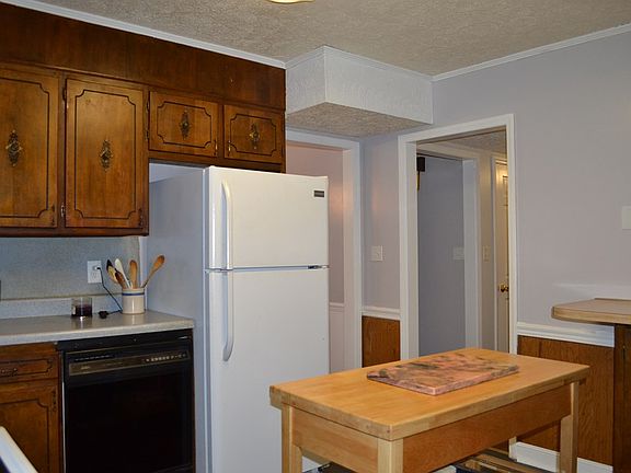 5th image of 110 Kittyhawk Dr