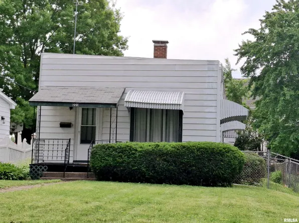 223 S 1st Ave, Canton, IL 61520