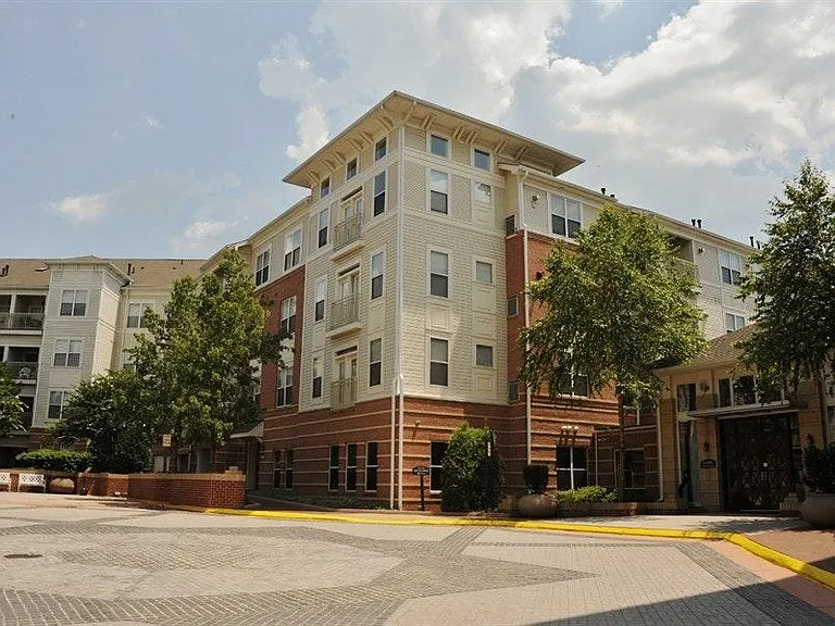 2791 Centerboro Dr #182 — Photo 3