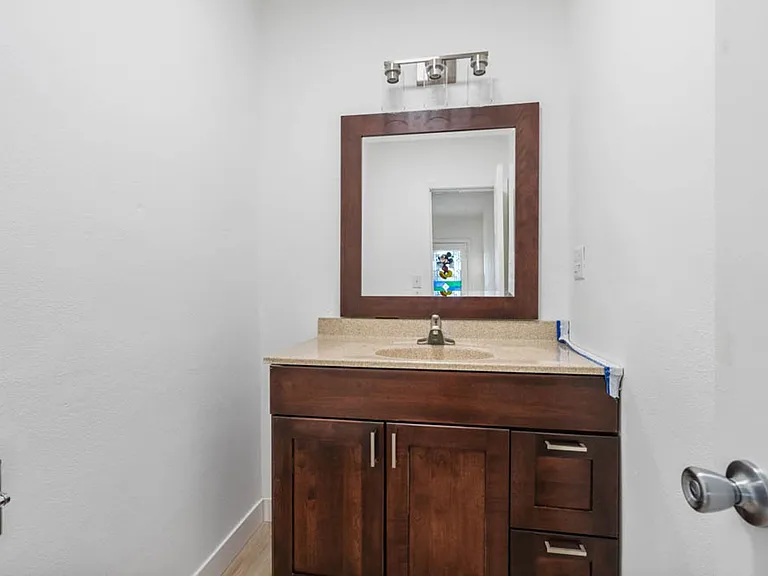 1122 Franklin St — Photo 15