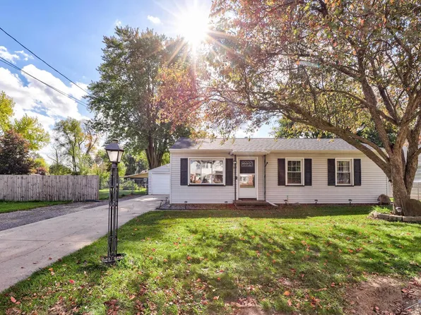 587 Meadowlawn St, Saginaw, MI 48604