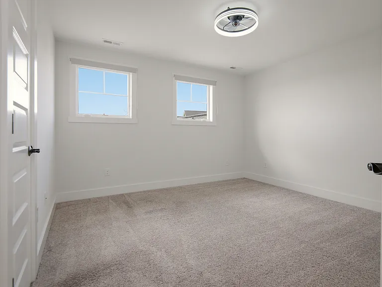 3718 Graythorne Dr — Photo 38