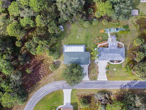3rd image of 173 Camillia Ln