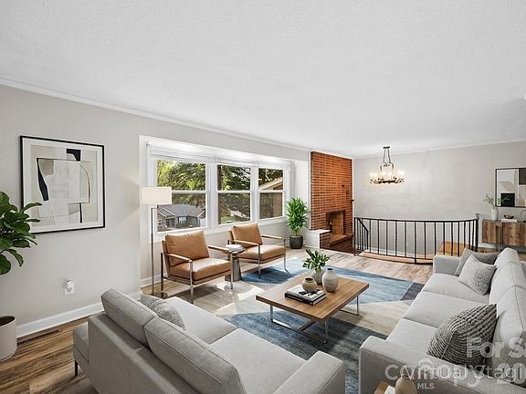 4th image of 302 Suburban Ave