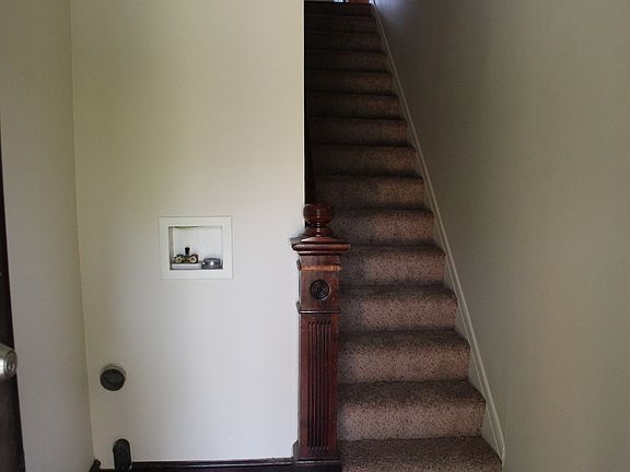 3rd image of 1008 Reinoehl St