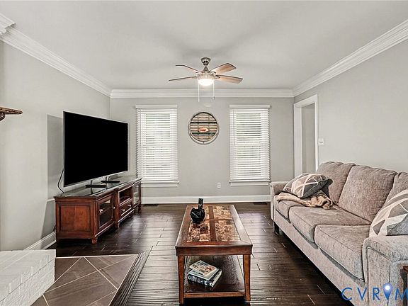 3rd image of 2715 Pine Ridge Ln