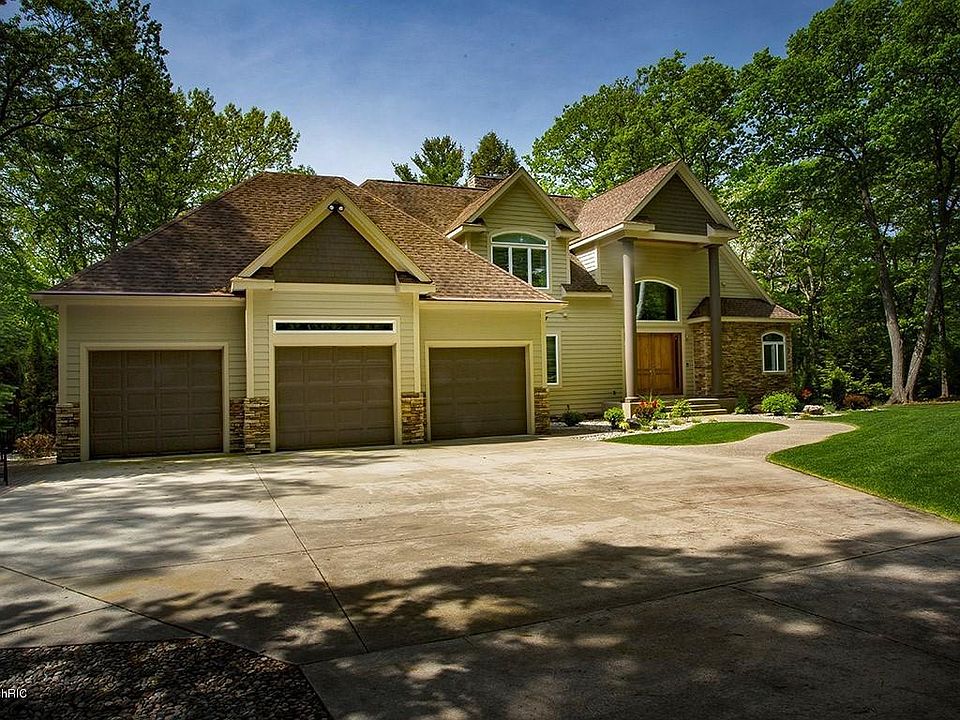 1st image of 6134 Scenic Woods Cir N