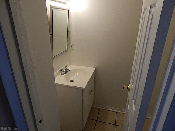 4th image of 1029 Coastaway Dr