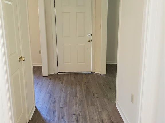 5th image of 130 Lake Forest Dr