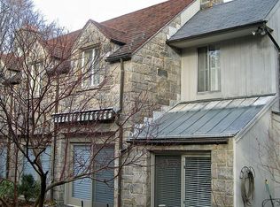 330 Elm St APT 13, New Canaan, CT 06840