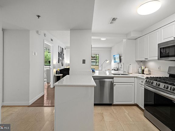 2nd image of 1045 N Utah St #2-304