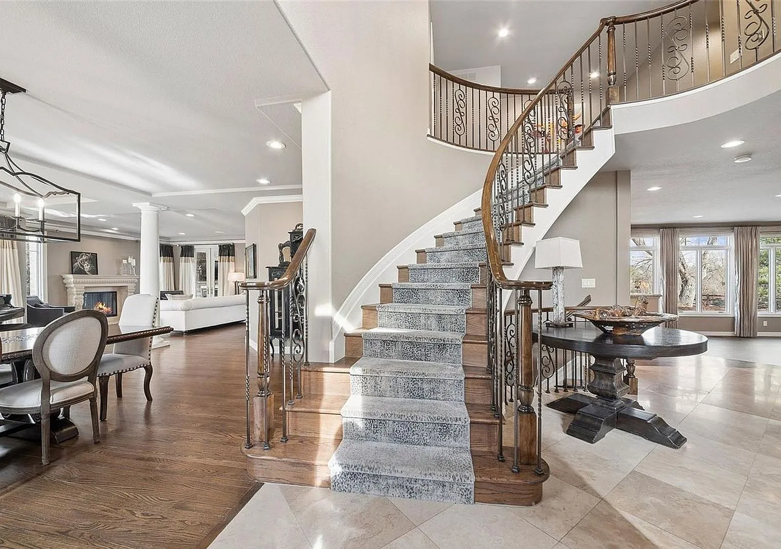 Lux 6bd, 5ba Littleton Home With 4-Car Garage — Photo 3