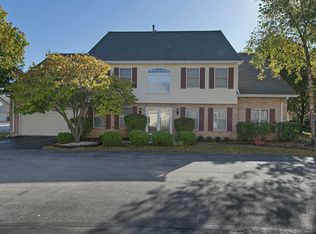 1464 Laurel Oaks Dr, Streamwood, IL