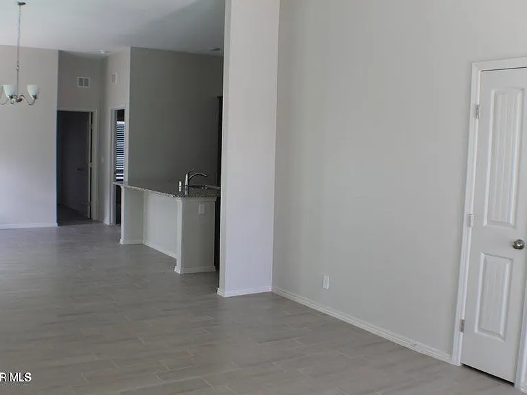 7425 Norte Mesa Ln — Photo 5