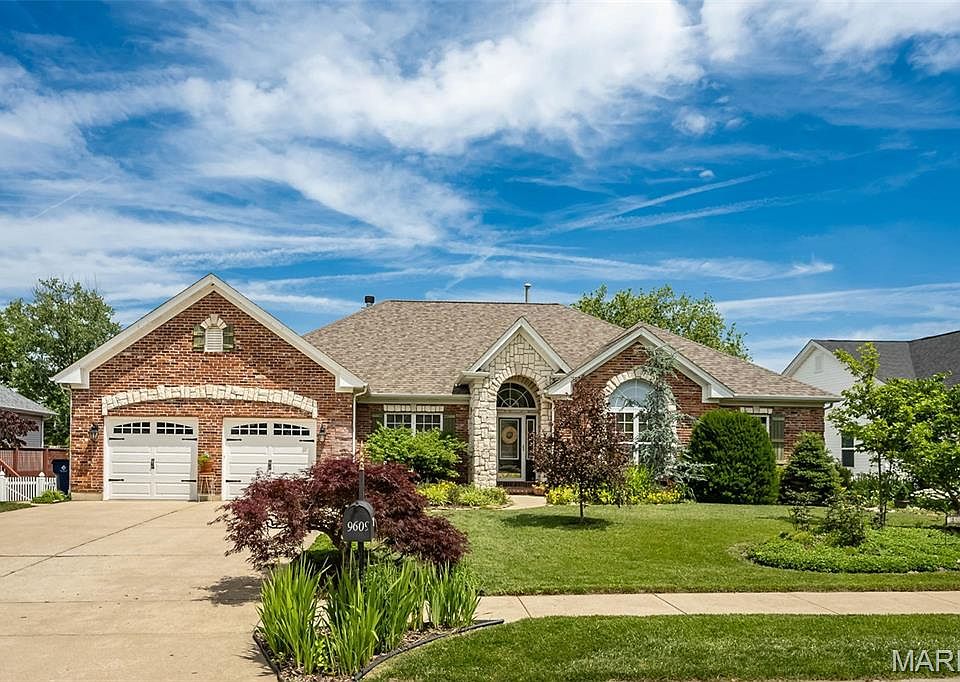 1st image of 9609 Oakmont Woods Ct