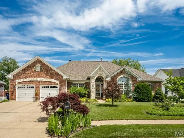 9609 Oakmont Woods Ct, Saint Louis, MO 63126