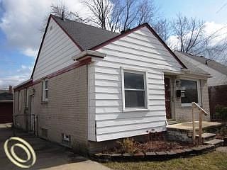 3rd image of 4061 19th St