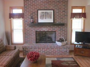 2198 Babcock Ln, Delavan, WI 53115