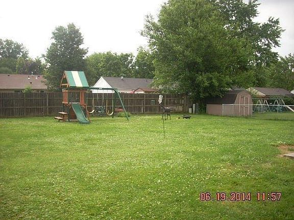 3rd image of 928 Firwood Dr