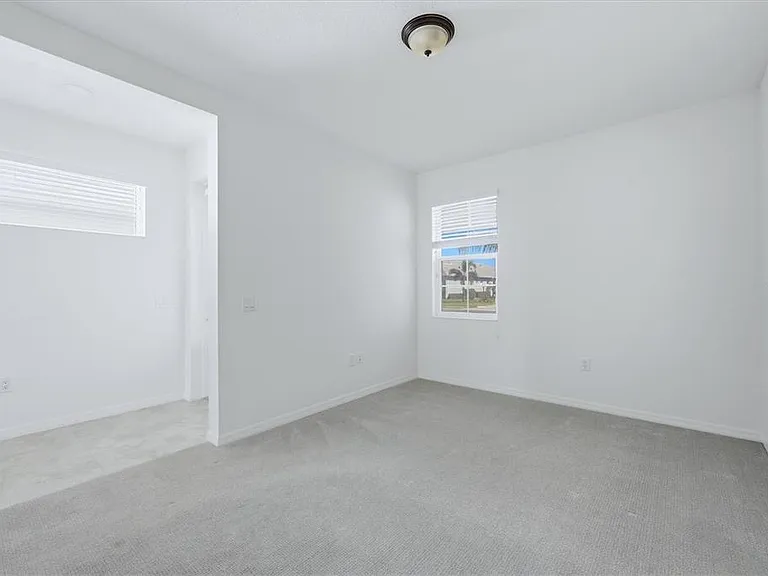 8113 Sternway Rd — Photo 23